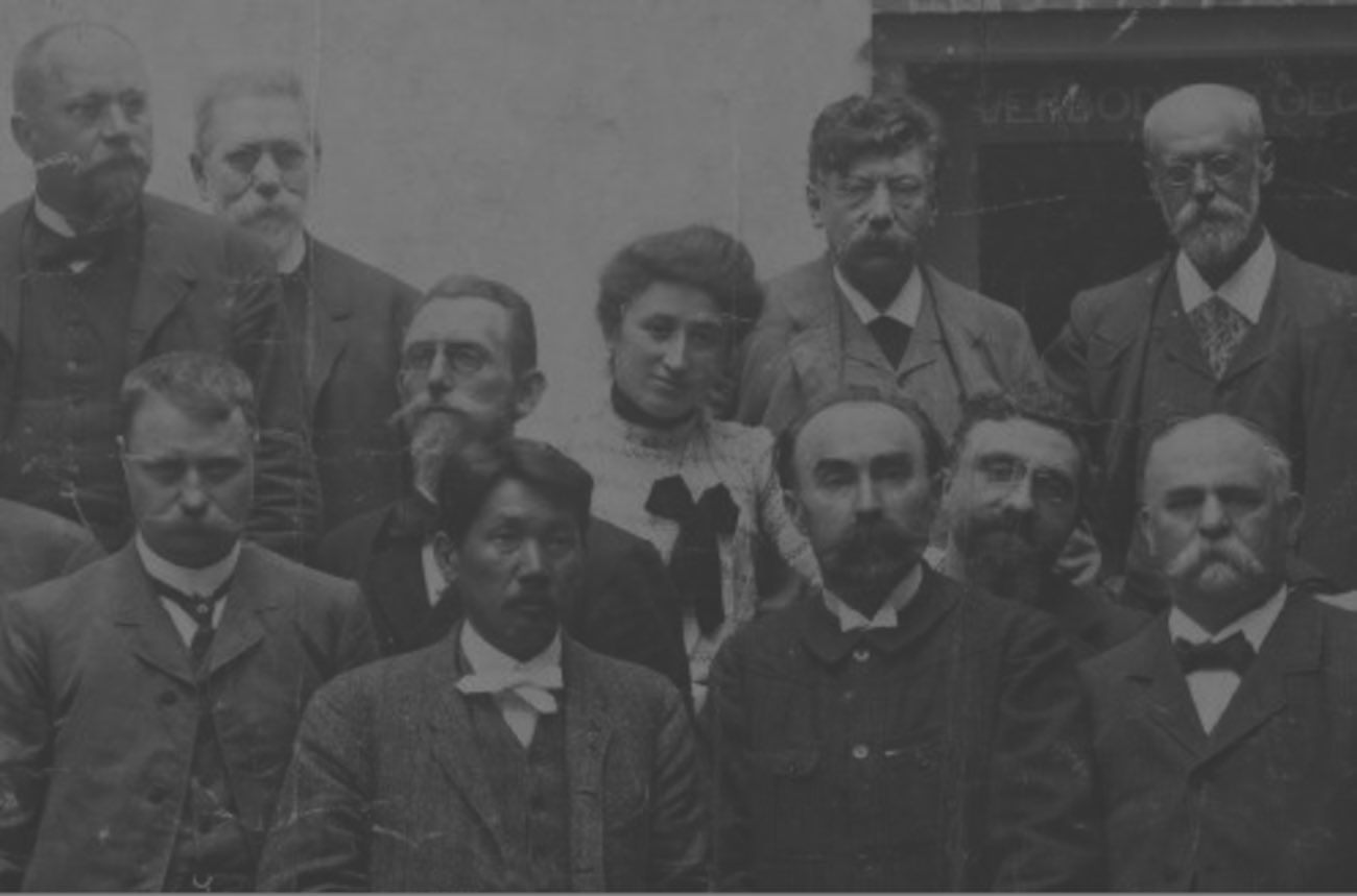 Die Entwicklung der revolutionären Sozialdemokratie communaut